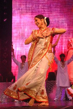 MadhuriDixitDancing
